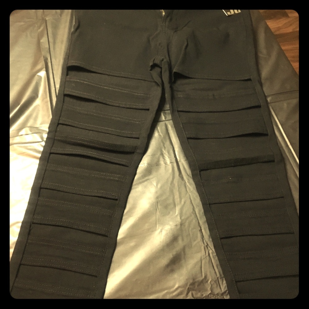 Black Skinny revealing Jeans